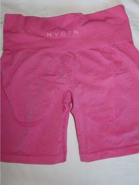 NVGTN seamless shorts 
Pink
Size small